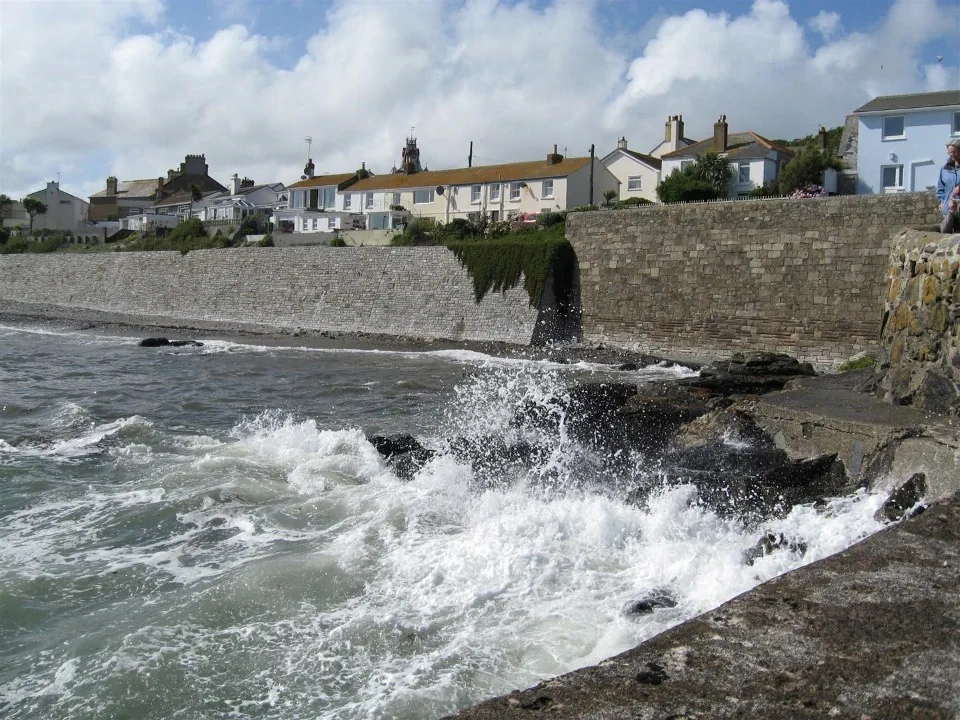 Day 2 marazion waves crashing 1